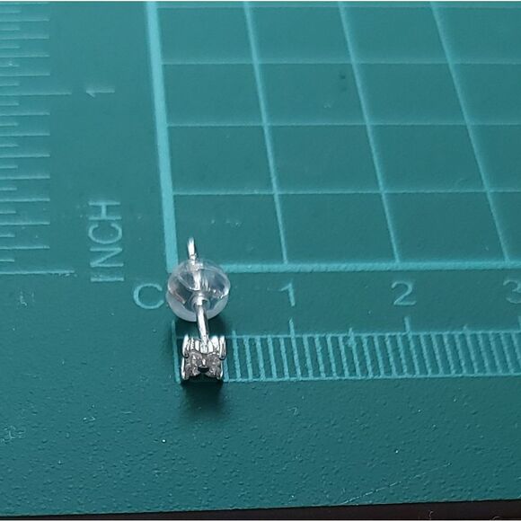 925 Silver Small Flower Studs - Picture 6 of 6